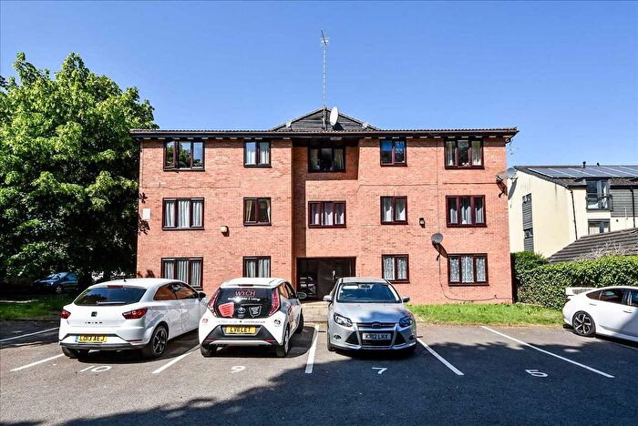 2 Bedroom Flat For Sale In Park View, Castle Street, Wellingborough, NN8