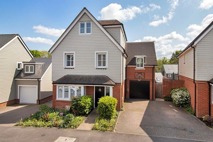 6 Bedroom Detached House For Sale In Burton Avenue, Leigh, TN11
