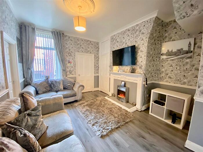 2 Bedroom Flat To Rent In Whitehall Road, Bensham, Gateshead, NE8