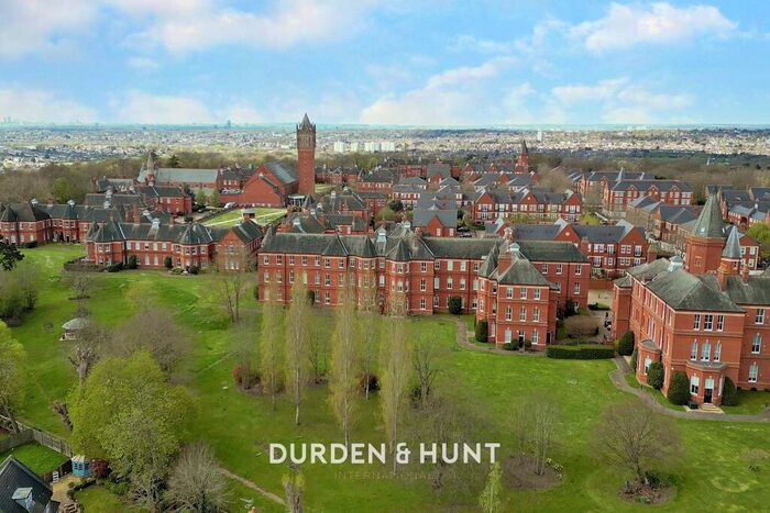 2 Bedroom Apartment For Sale In Devonshire House, Repton Park, IG8