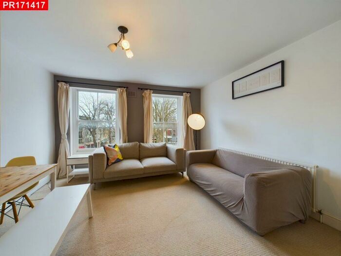 2 Bedroom Flat To Rent In Upper Street, Angel, &# Bedrooms Modern, N1