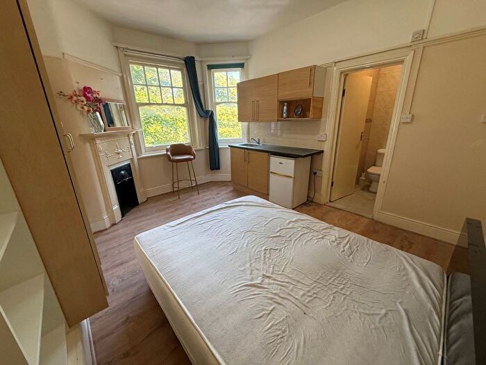 Studio To Rent In Cannon Hill, Southgate, N14