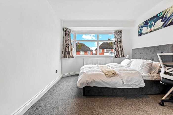 3 Bedroom Flat To Rent In Chestnut Avenue, Leicester, Leicestershire, LE5