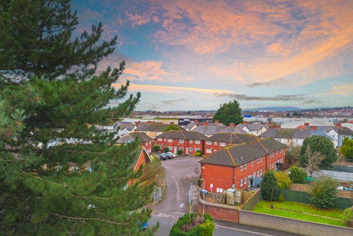2 Bedroom Flat For Sale In Deemuir Square, Tremorfa, CF24