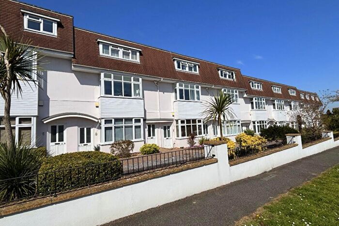 3 Bedroom Maisonette For Sale In Feversham Avenue, Queens Park, Bournemouth, BH8