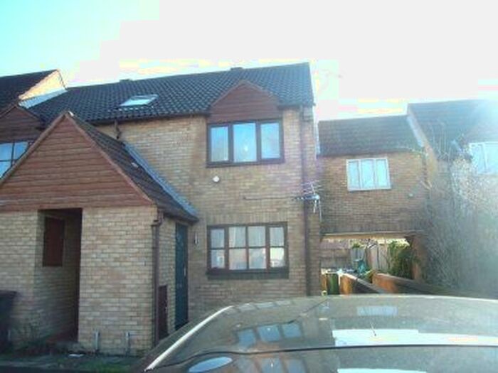 1 Bedroom Flat To Rent In Lanham Gardens, Quedgeley, Gloucester, GL2