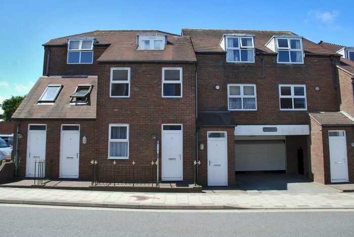 1 Bedroom Terraced House To Rent In Lymington, Hampshire, SO41