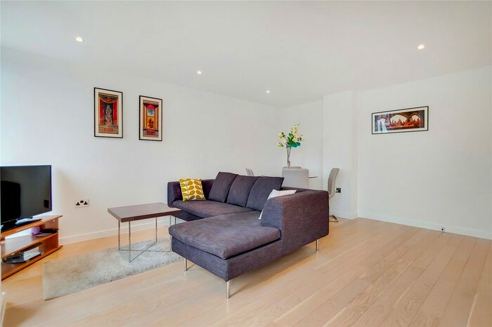 2 Bedroom Flat To Rent In Britannia Walk, London, N1