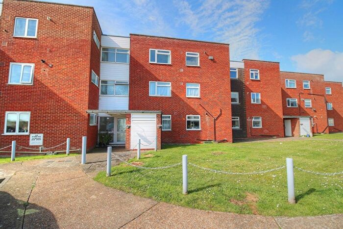 2 Bedroom Flat For Sale In Timberlaine Road, Pevensey Bay, Pevensey, BN24