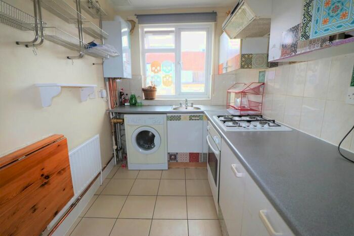 1 Bedroom Flat To Rent In Stoke Newington High Street, London, N16