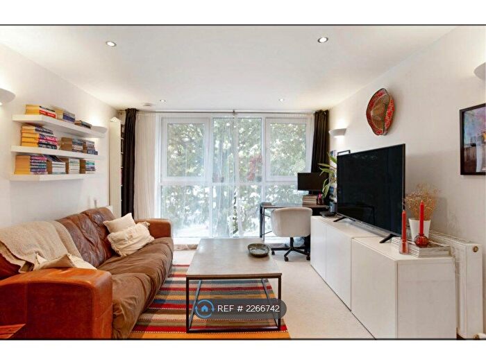 1 Bedroom Flat To Rent In Adriatic Apartments, London, E16