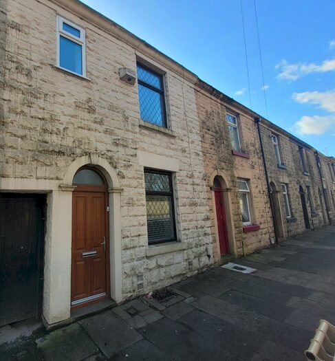3 Bedroom Cottage To Rent In Bradshaw Brow, Bolton, BL2
