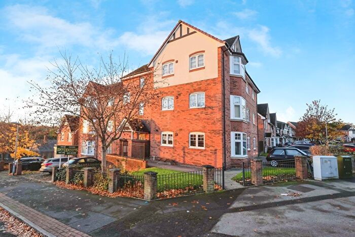 2 Bedroom Flat For Sale In Rhayader Road, Birmingham, West Midlands, B31