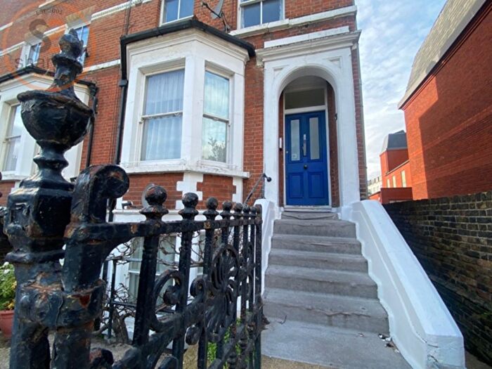 1 Bedroom Flat To Rent In B Burstock Road, Putney, London, SW15