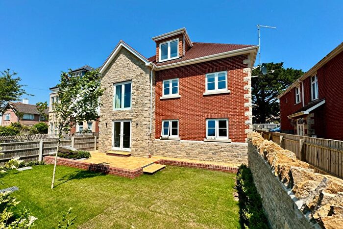 3 Bedroom Flat To Rent In Victoria Avenue, Swanage, BH19