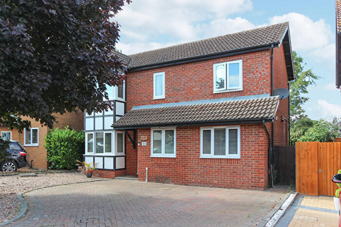 3 Bedroom Detached House For Sale In Chatsworth Drive, Wellingborough, NN8