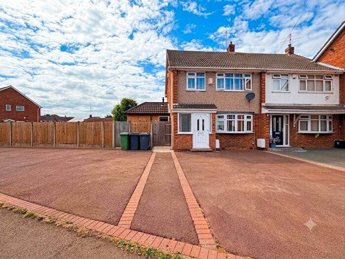 3 Bedroom End Of Terrace House To Rent In Rutland Avenue, Stockingford, CV10