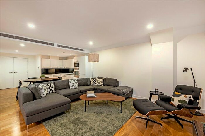 2 Bedroom Flat To Rent In Blandford Street, London, W1U