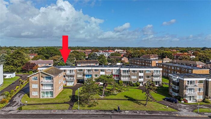 3 Bedroom Apartment For Sale In Wharncliffe Road, Highcliffe On Sea, Christchurch, Dorset, BH23