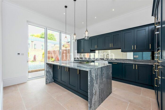 4 Bedroom Semi-Detached House To Rent In West Green Road, London, N15