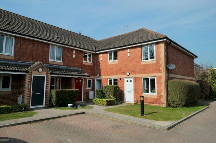 2 Bedroom Flat To Rent In Greenfield Court, Adel, Leeds, LS16