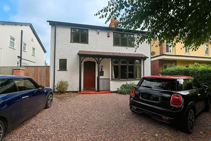 3 Bedroom Detached House For Sale In Birches Barn Road, Wolverhampton, West Midlands, WV3