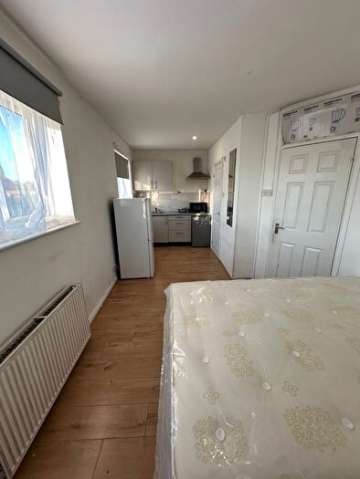 Studio To Rent In Vivian Avenue, Wembley, HA9