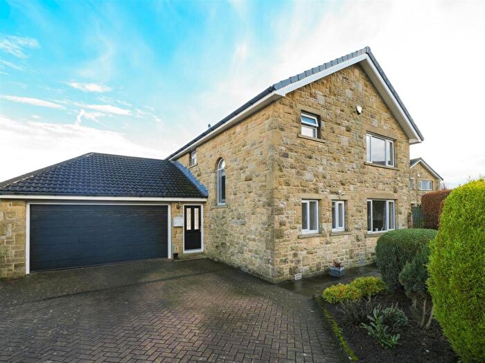 4 Bedroom Detached House For Sale In Ryefields, Scholes, Holmfirth, HD9