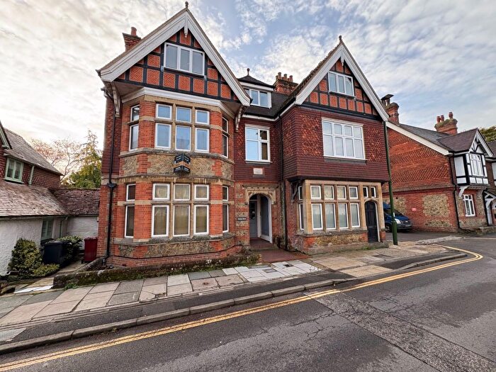 2 Bedroom Flat To Rent In Bepton Road, Midhurst, GU29