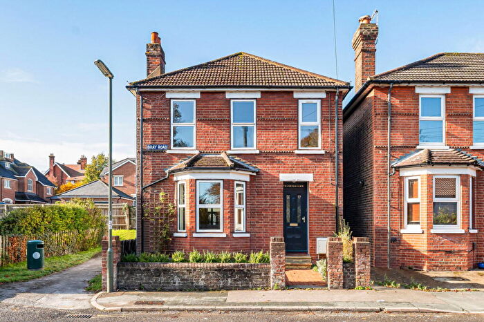 2 Bedroom Detached House For Sale In Bray Road, Guildford, GU2