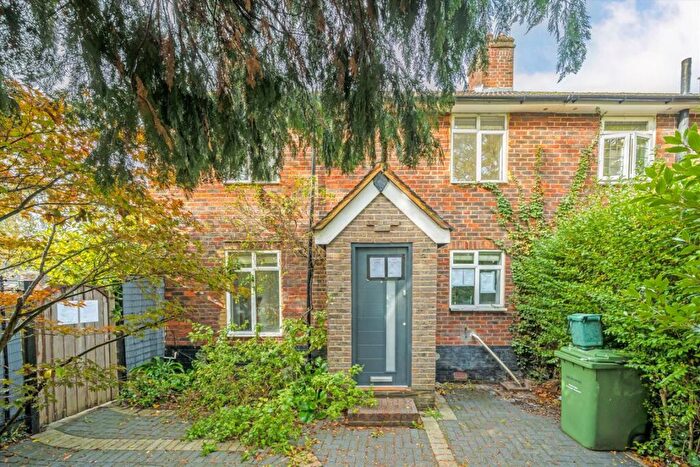 3 Bedroom House For Sale In Grotto Road, Weybridge, KT13