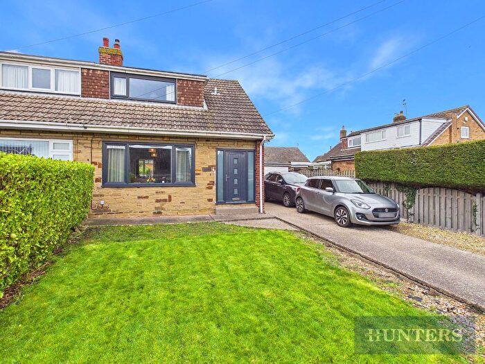3 Bedroom Semi Detached House For Sale In West Garth Gardens, Cayton, Scarborough, YO11