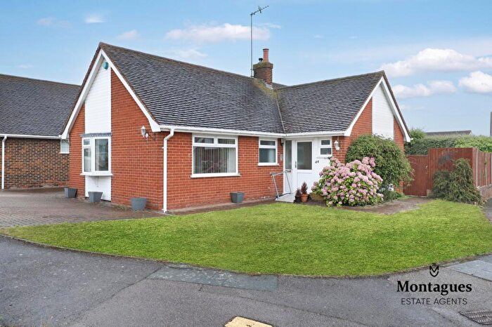 3 Bedroom Bungalow For Sale In The Orchards, Epping, CM16