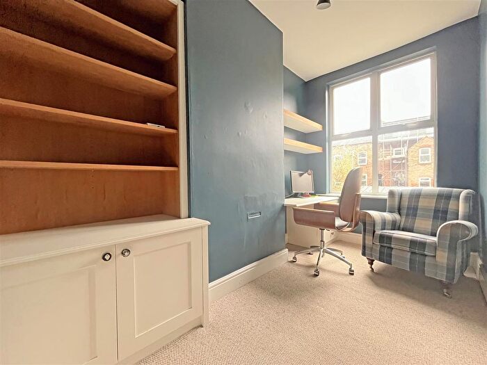 4 Bedroom Terraced House To Rent In Sherbrooke Road, Carrington, Nottingham, NG5