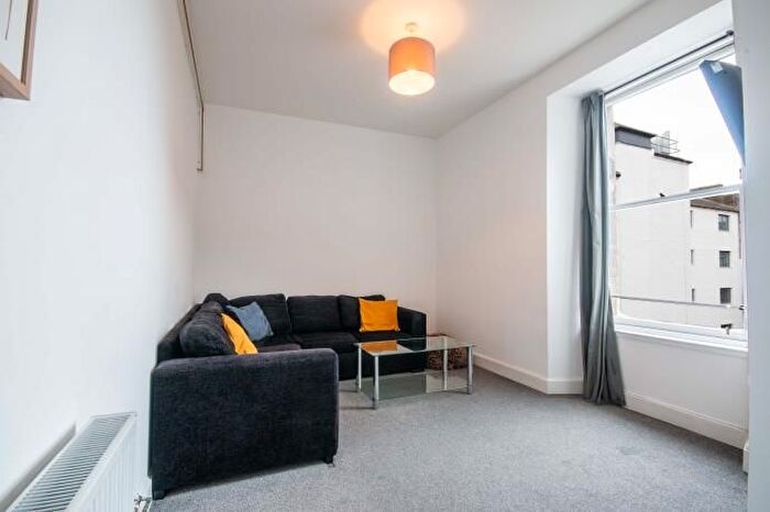 3 Bedroom Flat To Rent In Nicolson Street, Edinburgh, EH8