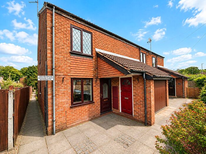 2 Bedroom Maisonette For Sale In Aldersley Road, Tettenhall, Wolverhampton, WV6