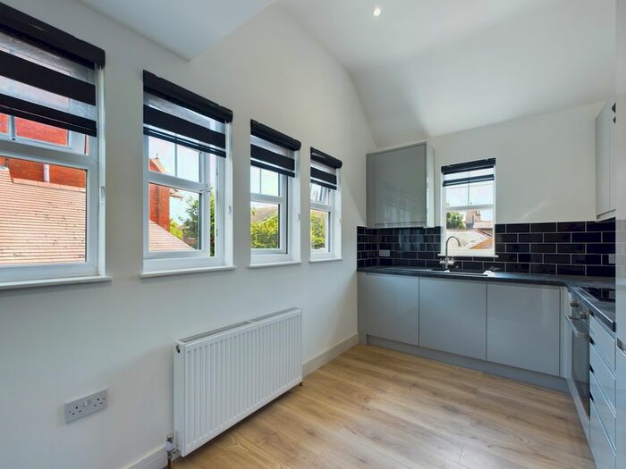 2 Bedroom Flat To Rent In Heene Road, Worthing, BN11