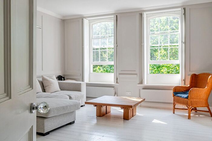 2 Bedroom Flat For Sale In Clapham Common North Side, Clapham, London, SW4