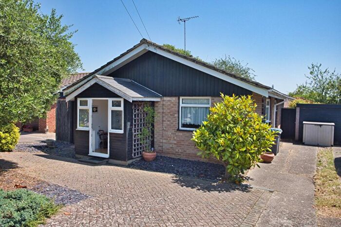 2 Bedroom Bungalow For Sale In Gaunts Close, Deal, Kent, CT14