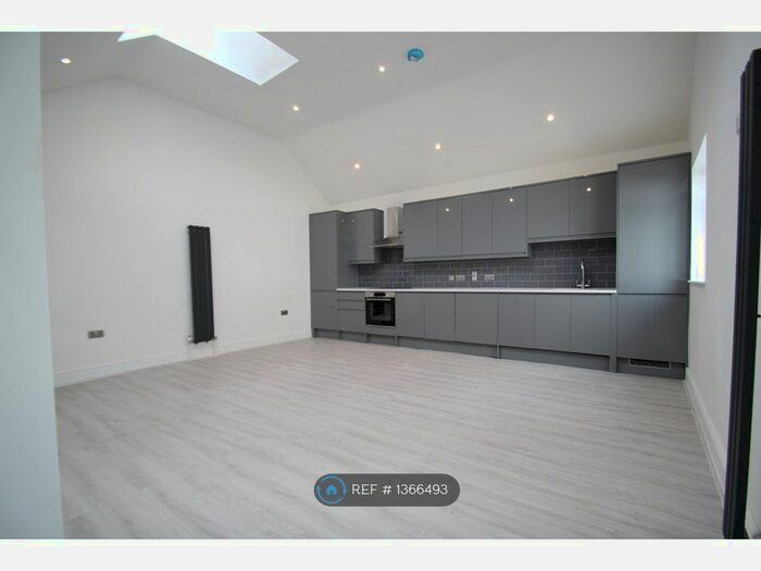 2 Bedroom Detached House To Rent In Skyline Court, Ongar, CM5