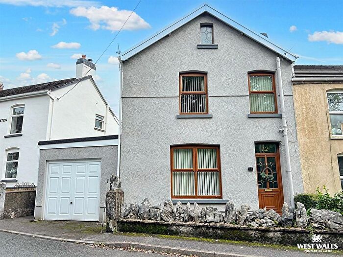 3 Bedroom Semi-Detached House For Sale In Vicarage Road, Twyn, Ammanford, SA18