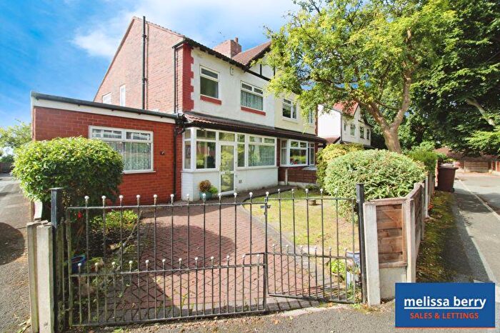 3 Bedroom Semi-Detached House For Sale In Sandyway, Prestwich, Manchester, M25