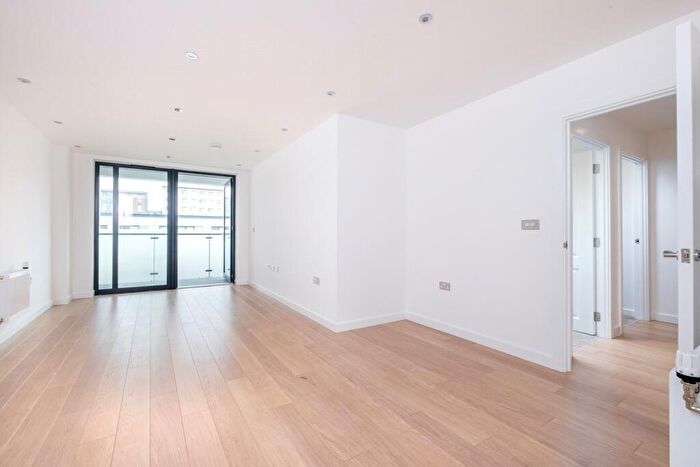 2 Bedroom Apartment To Rent In Eagle Heights, Waterside Way, London, N17