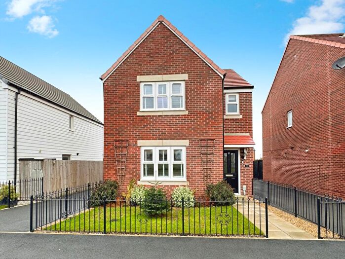 3 Bedroom Detached House For Sale In Barnacle Way, Clacton-on-Sea, Essex, CO16