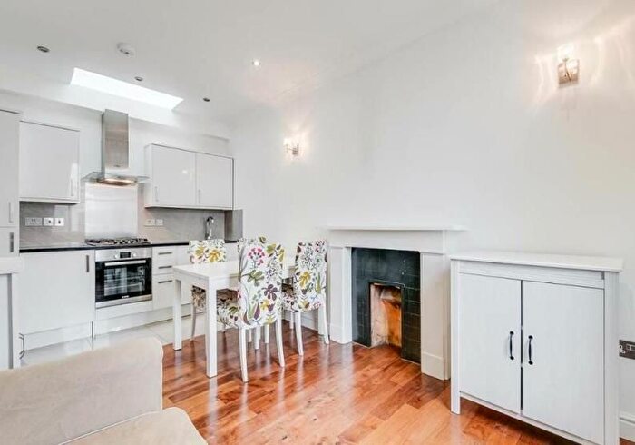 1 Bedroom Flat To Rent In Edgware Road, Paddington, London, W2