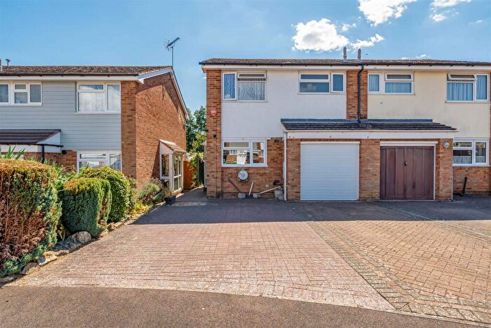 3 Bedroom Semi-Detached House For Sale In Ragstone Road, Bearsted, Maidstone, ME15