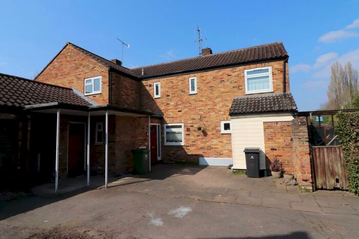 4 Bedroom Semi-Detached House To Rent In Wooburn Green, Wooburn Green, HP10