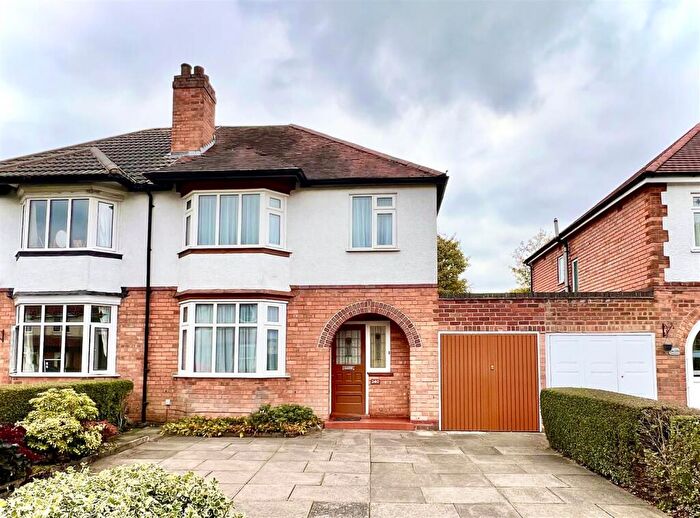 3 Bedroom Semi-Detached House For Sale In Longmore Road, Shirley, Solihull, B90