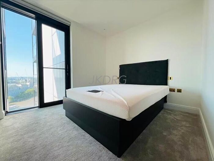 3 Bedroom Flat To Rent In Albert Embankment, London, SE1