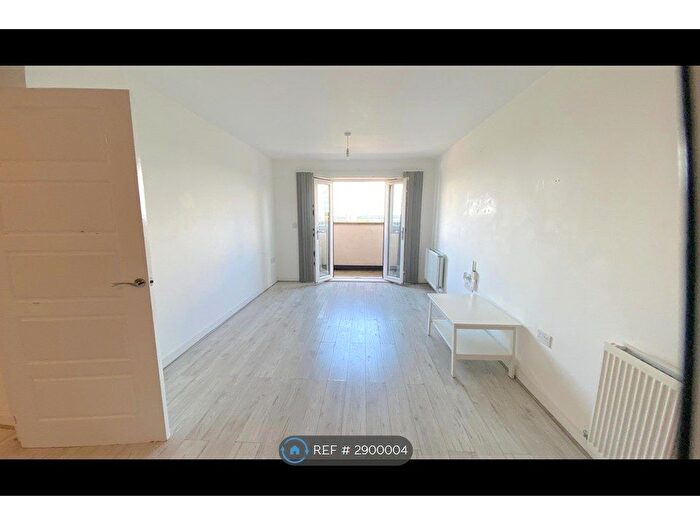 2 Bedroom Flat To Rent In Morris Drive, Belvedere, DA17